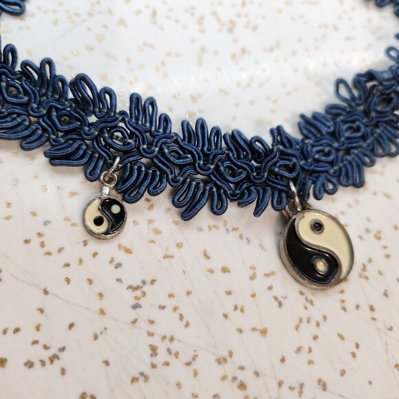 Vintage Drop Hoop Earrings & Ying Yang Choker Set - Picture 6 of 6